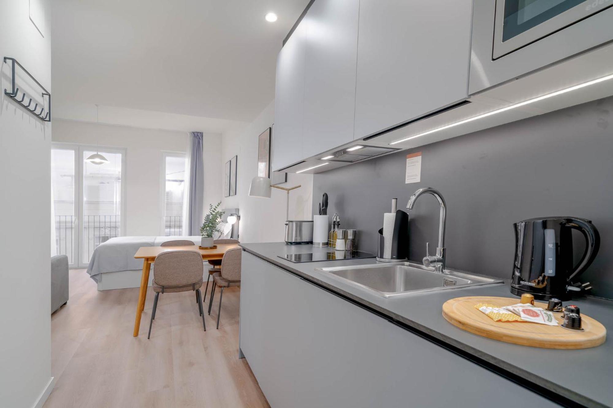 Limehome Valencia Carrer De Sant Jacint Exterior foto